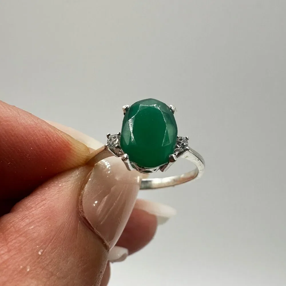 NWOT faceted, oval cut Chrysoprase w/ accent cz diamonds in sterling silver ring